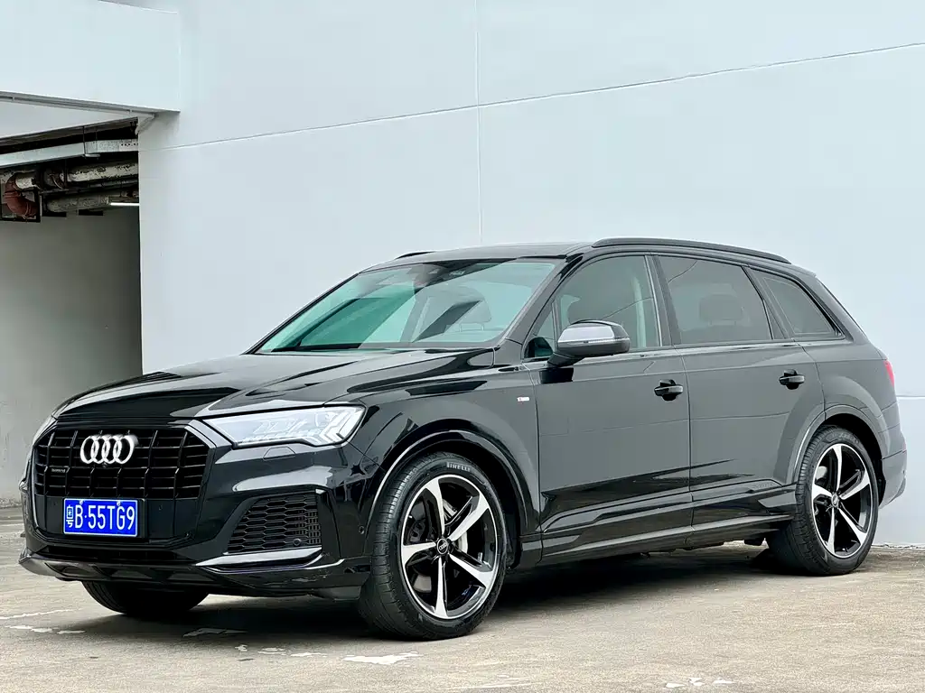 Audi Q7 2023 — фото 1