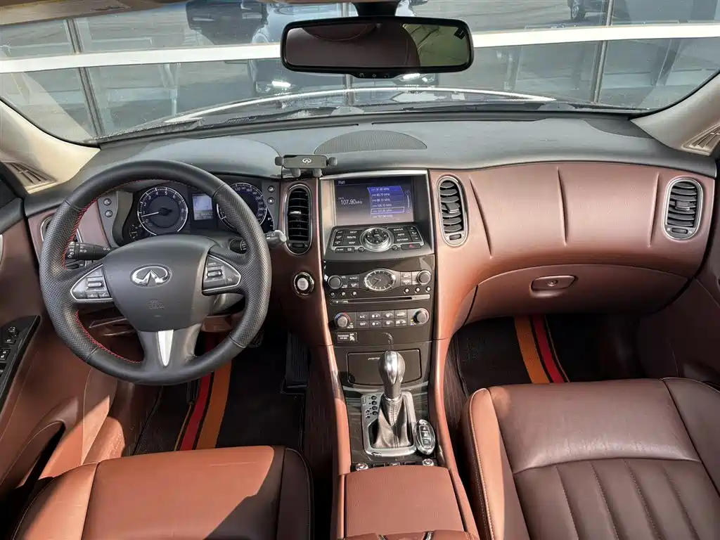Infiniti QX50 2016 — фото 10