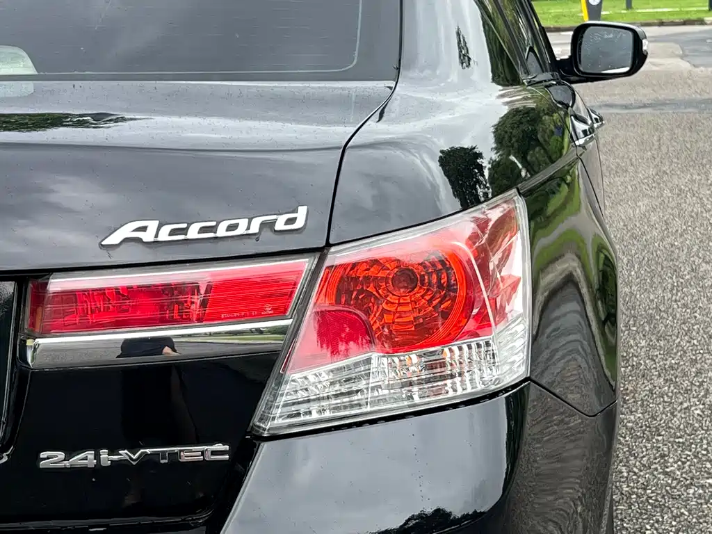 Honda Accord 2011 — фото 9