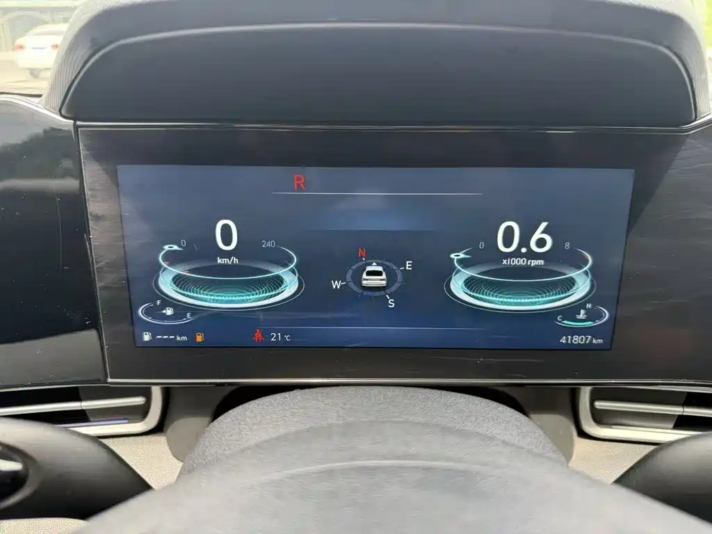 Hyundai Elantra 2022 — фото 19