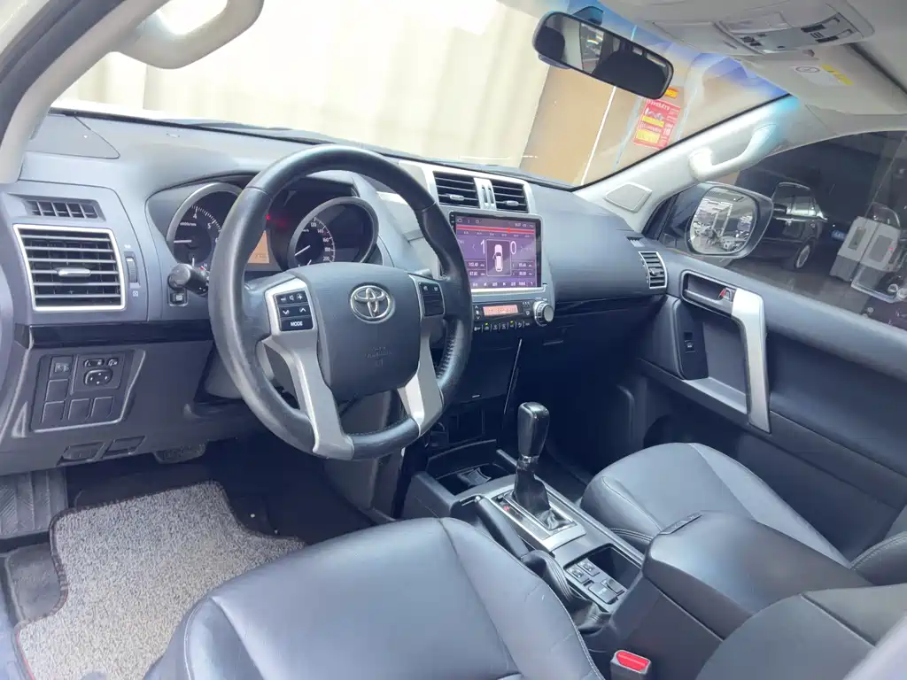 Toyota Prado 2017 — фото 10