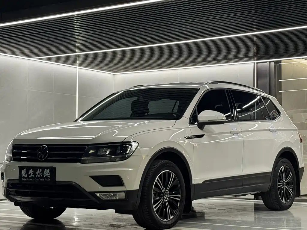 Volkswagen Tiguan L 2020 — фото 1