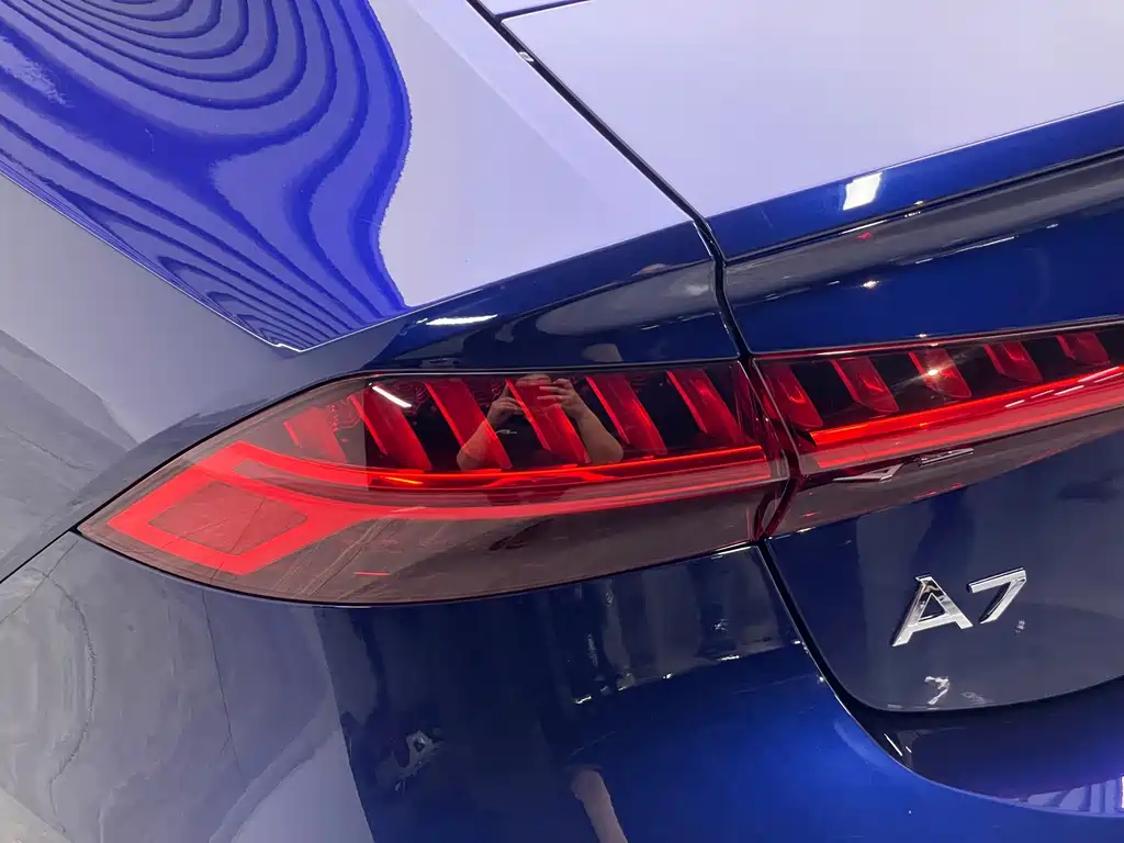 Audi A7 2021 — фото 20
