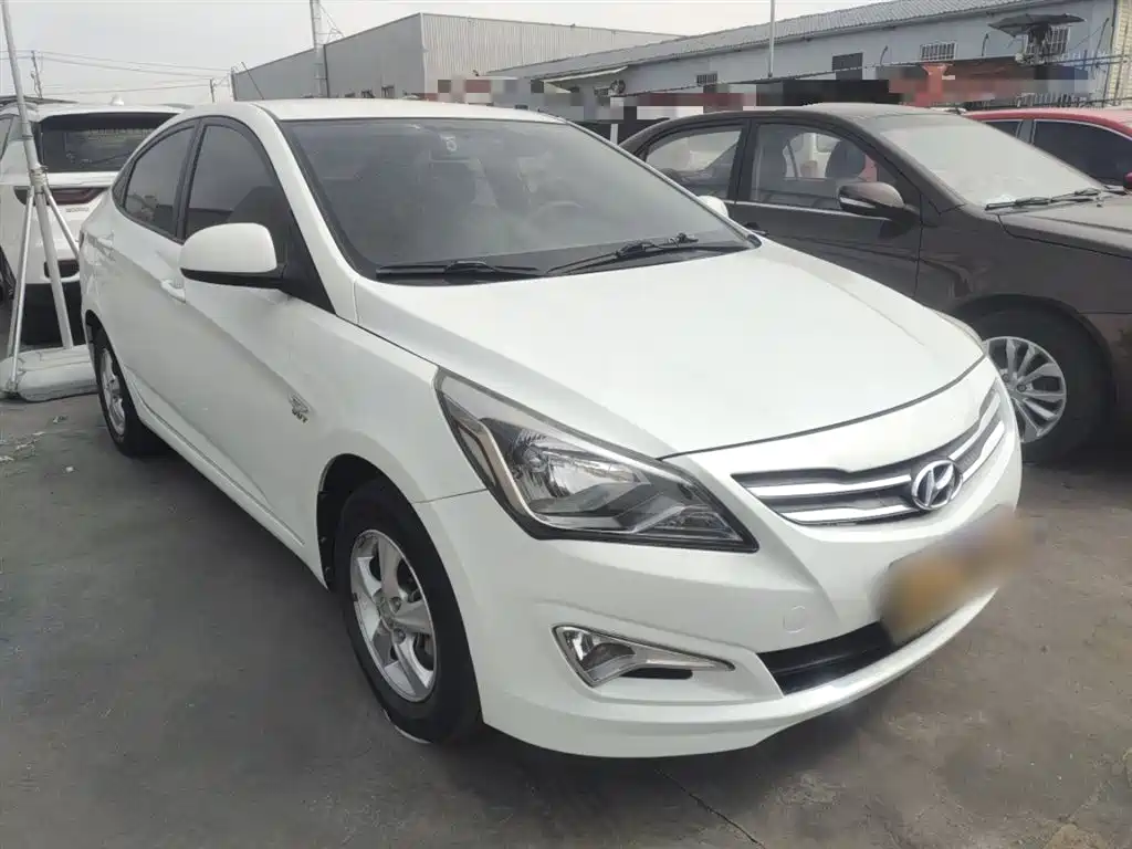 Hyundai Verna 2016 — фото 4
