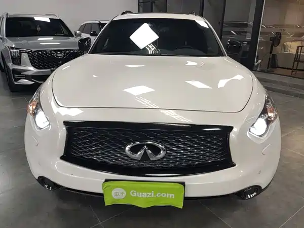 Infiniti QX70 2015