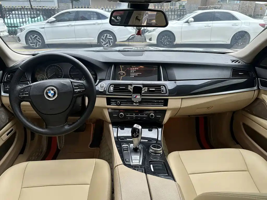 BMW 5 Series 2013 — фото 10