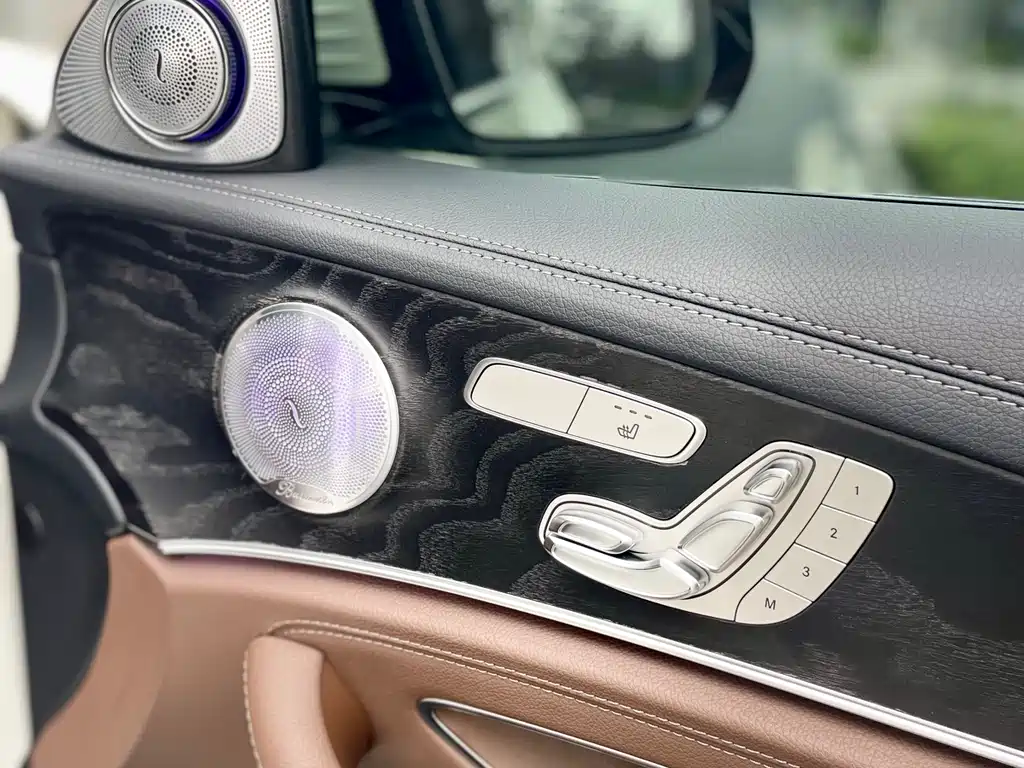 Mercedes-Benz E-Class 2017 — фото 18