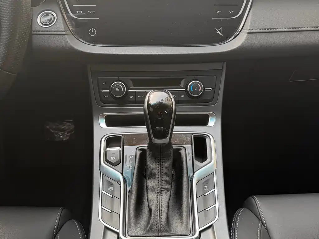 Geely Emgrand 2019 — фото 11