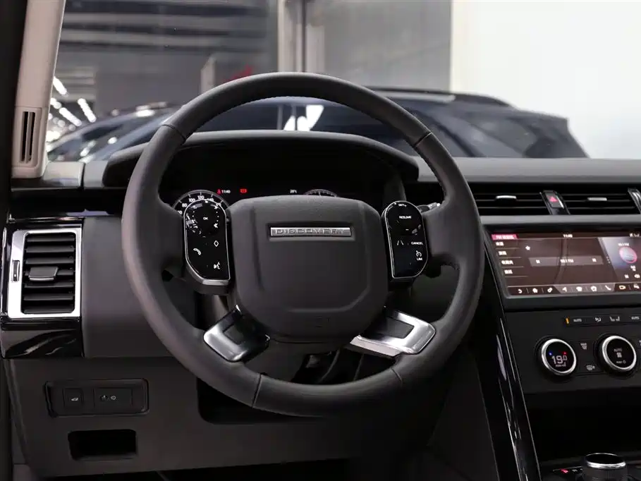 Land Rover Discovery 2020 — фото 12
