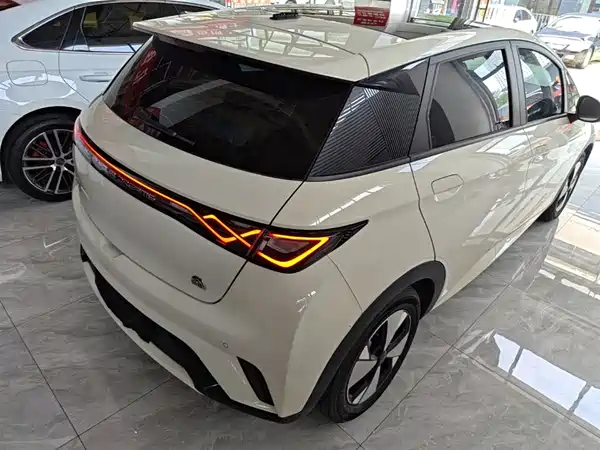 BYD Dolphin 2023