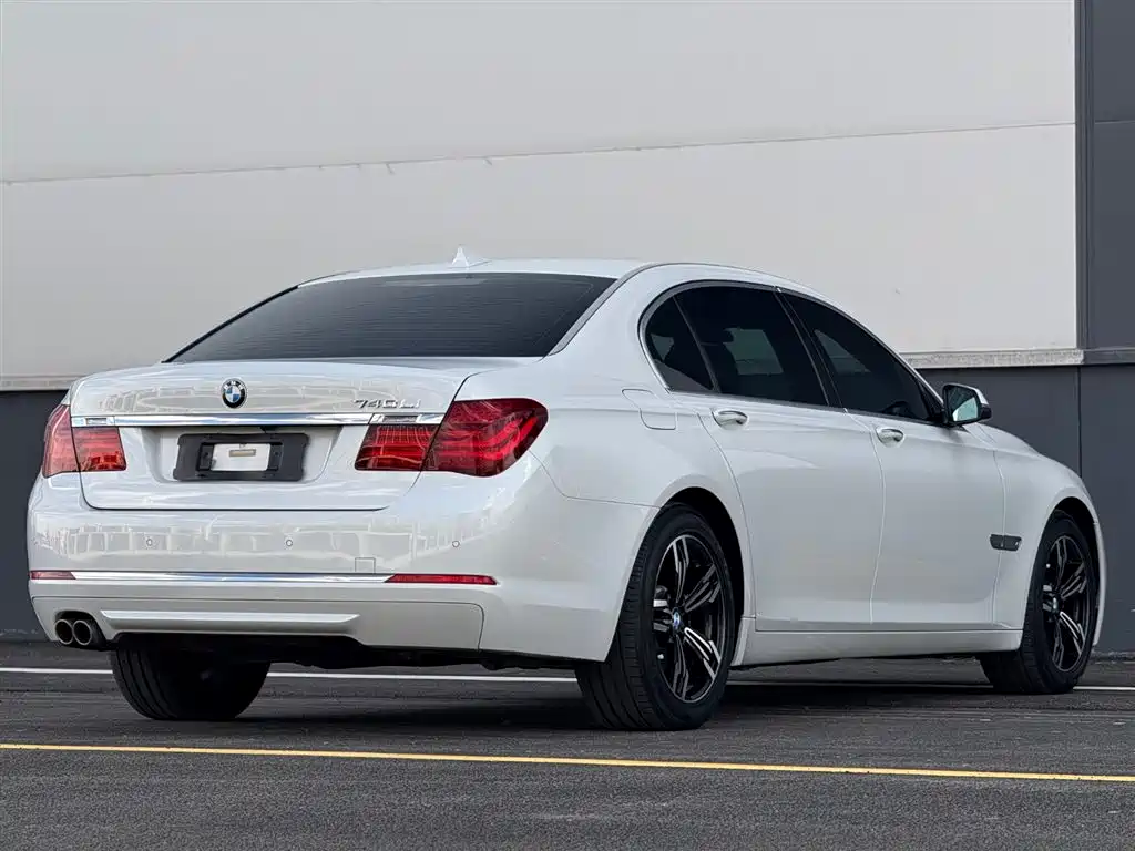 BMW 7 Series 2015 — фото 8
