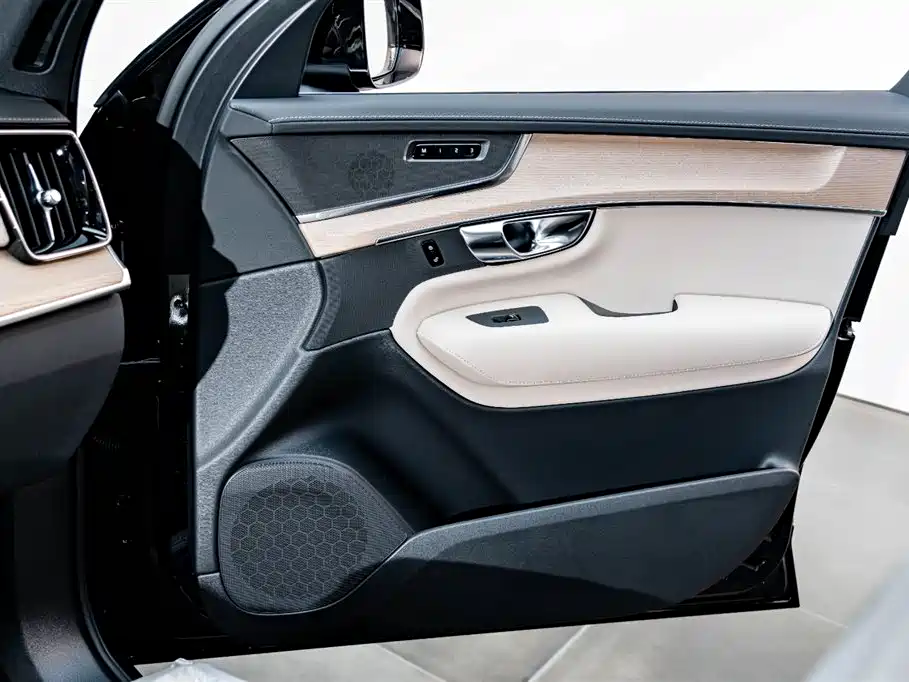 Volvo XC90 PHEV 2026 — фото 16