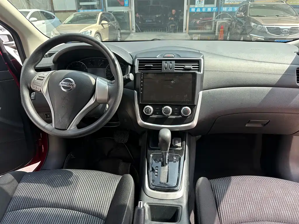 Nissan Tiida 2016 — фото 9