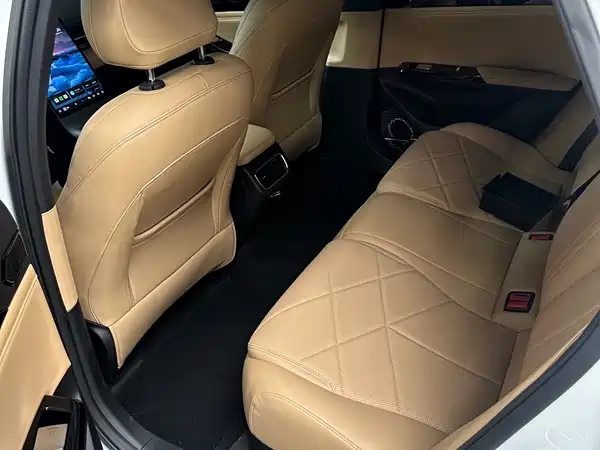 Geely Galaxy L6 2024