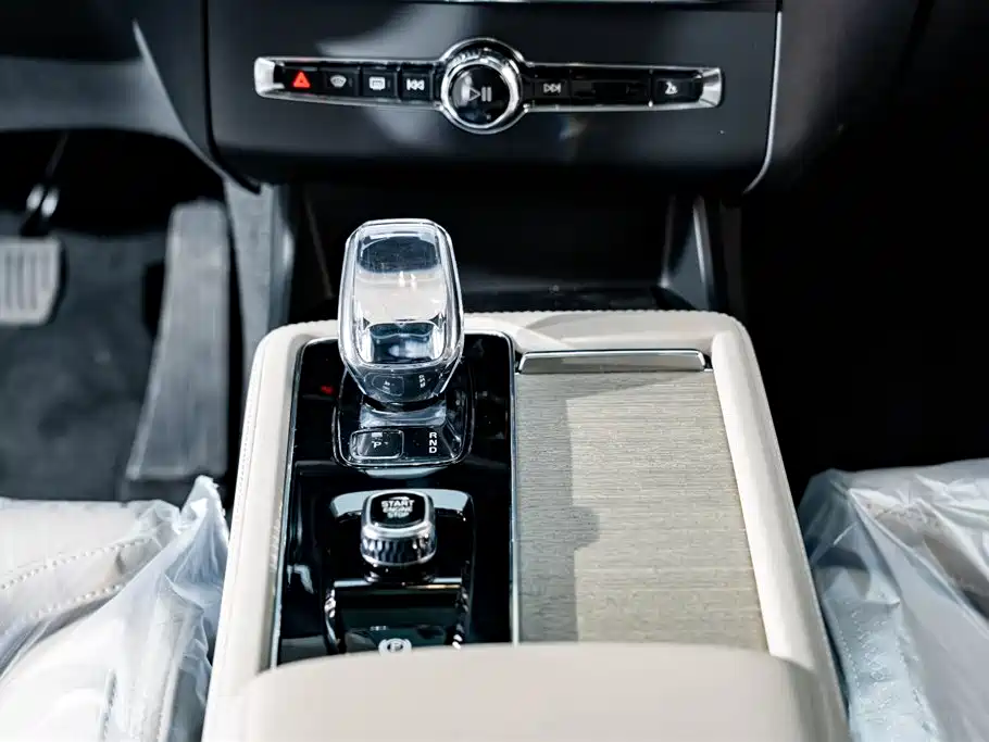Volvo XC90 PHEV 2026 — фото 15