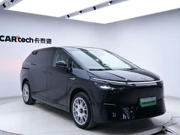 XPeng X9 2025