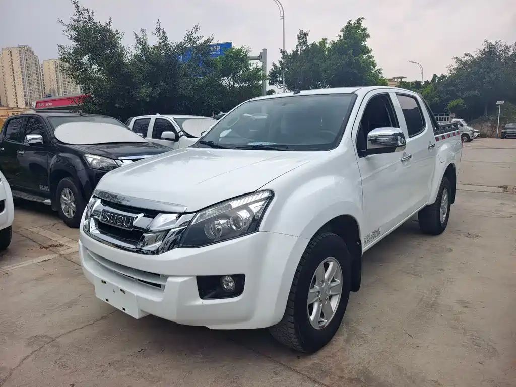 Isuzu D-MAX 2017 — фото 1