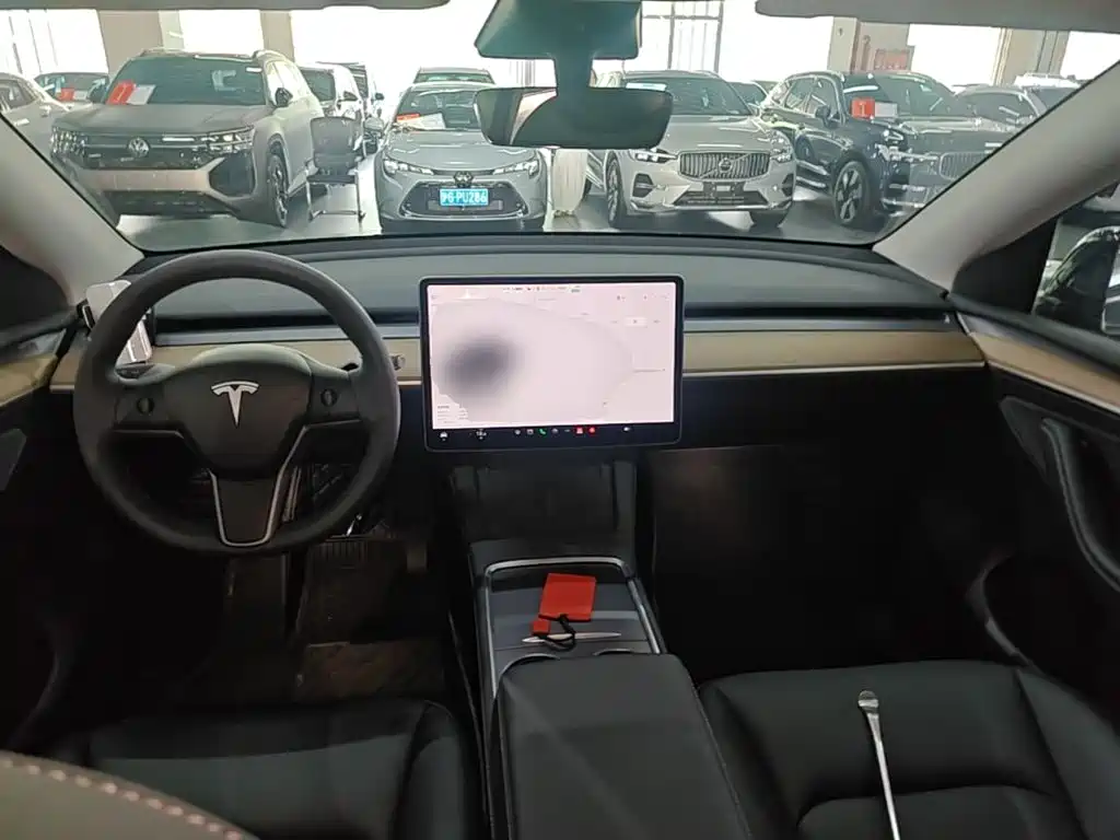 Tesla Model Y 2022 — фото 10