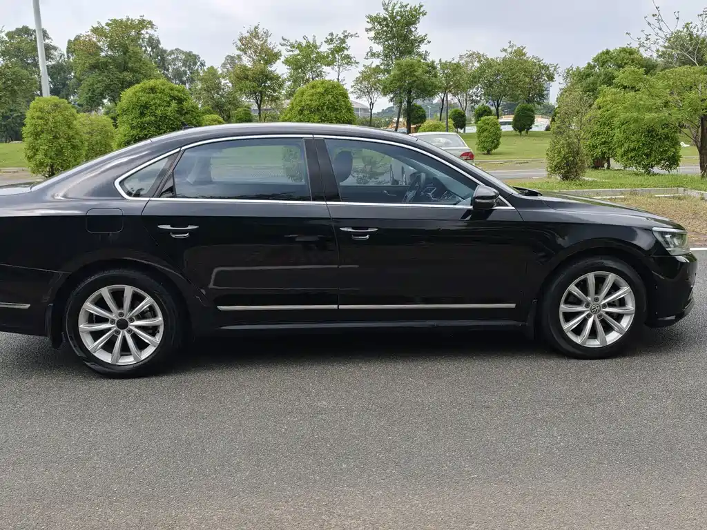 Volkswagen Passat 2018 — фото 5