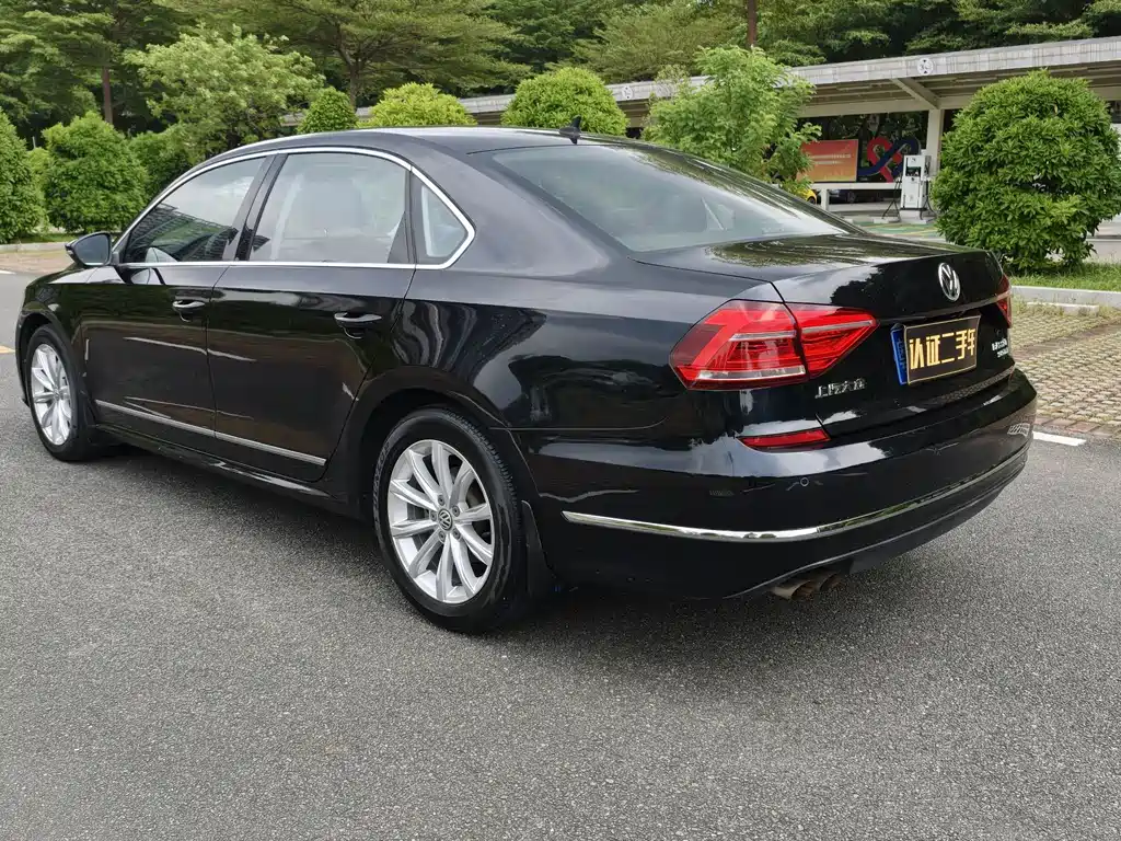 Volkswagen Passat 2018 — фото 15