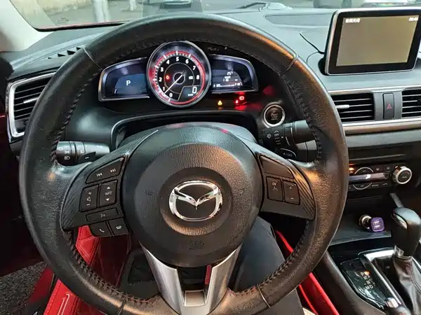 Mazda 3 Axela 2014