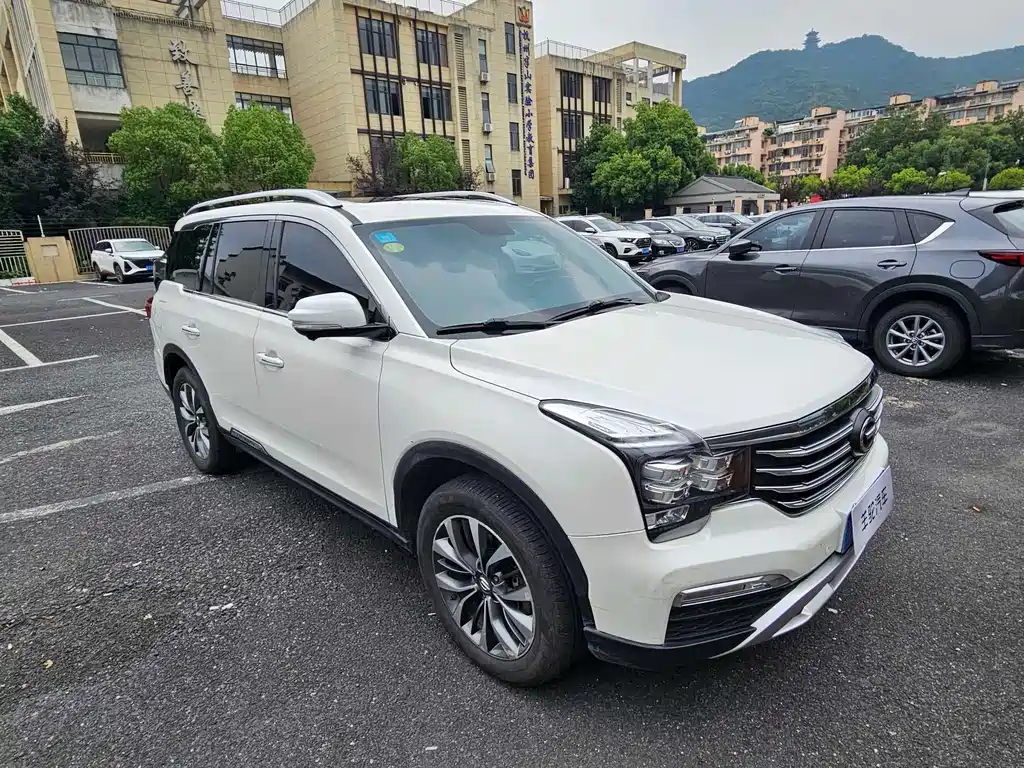 GAC Motor Trumpchi GS8 2017 — фото 3