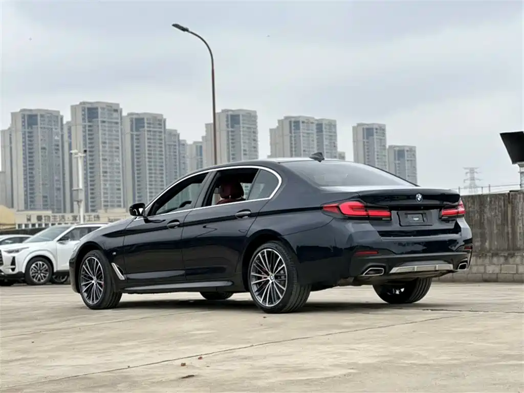 BMW 5 Series 2023 — фото 14