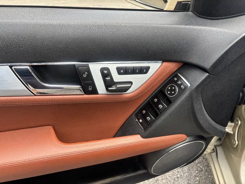 Mercedes-Benz C-Class 2011 — фото 10