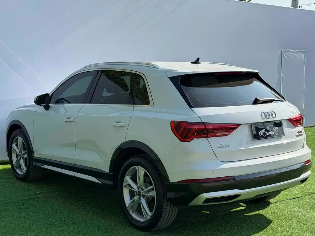 Audi Q3 2022 — фото 7
