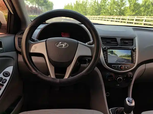 Hyundai Accent 2016