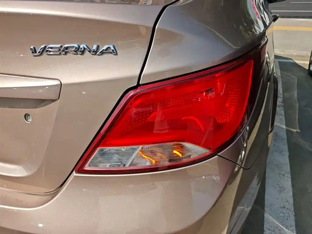 Hyundai Verna 2016 — фото 8