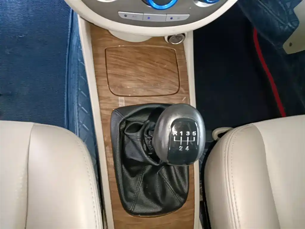 Buick Excelle 2015 — фото 14