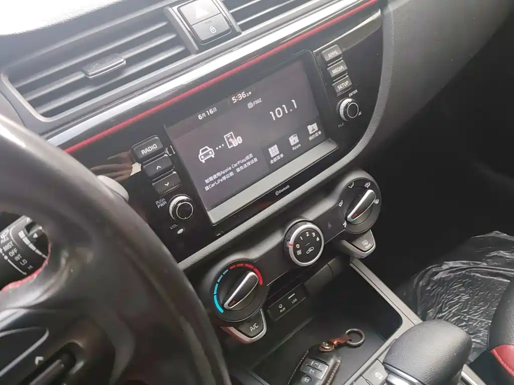 Kia KX Cross 2019 — фото 13