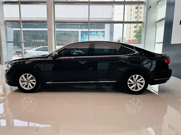 Volkswagen Passat 2022