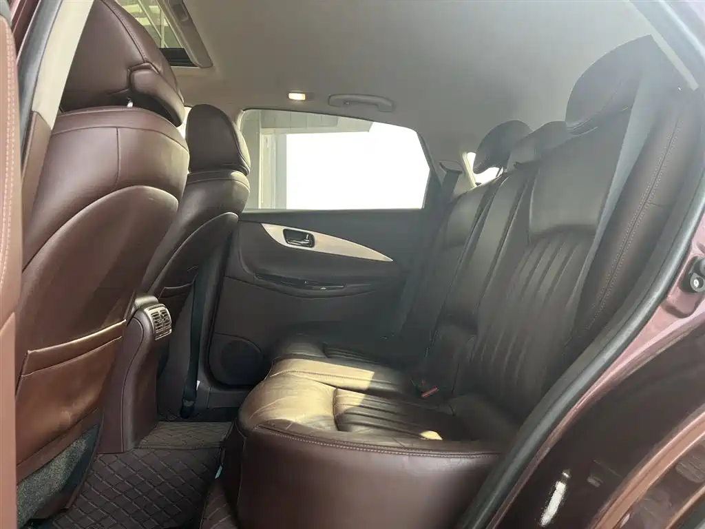 Infiniti QX50 2016 — фото 16