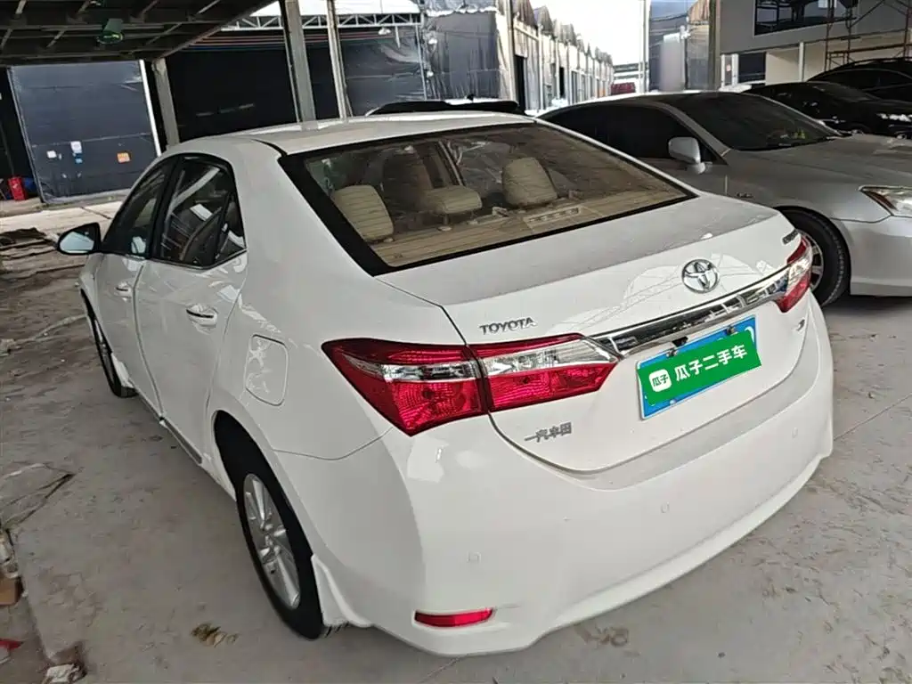 Toyota Corolla 2015 — фото 5