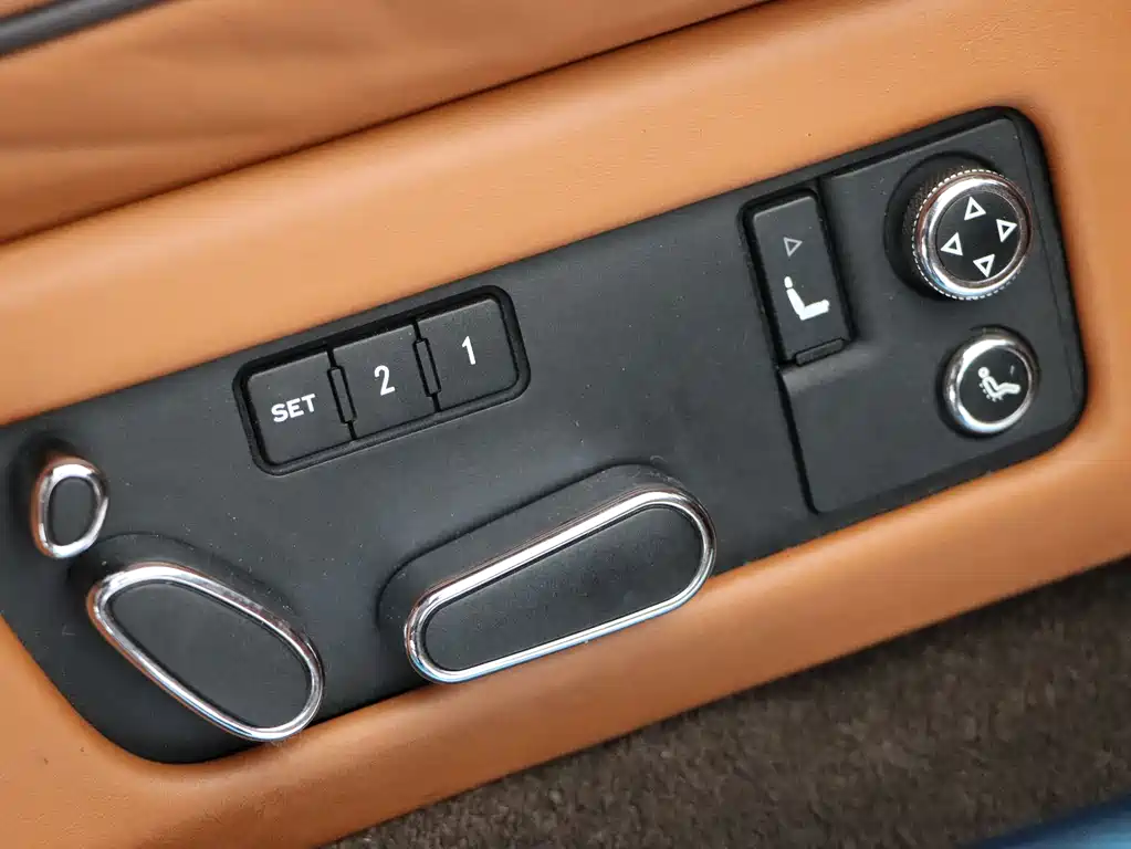 Bentley Flying Spur 2014 — фото 30