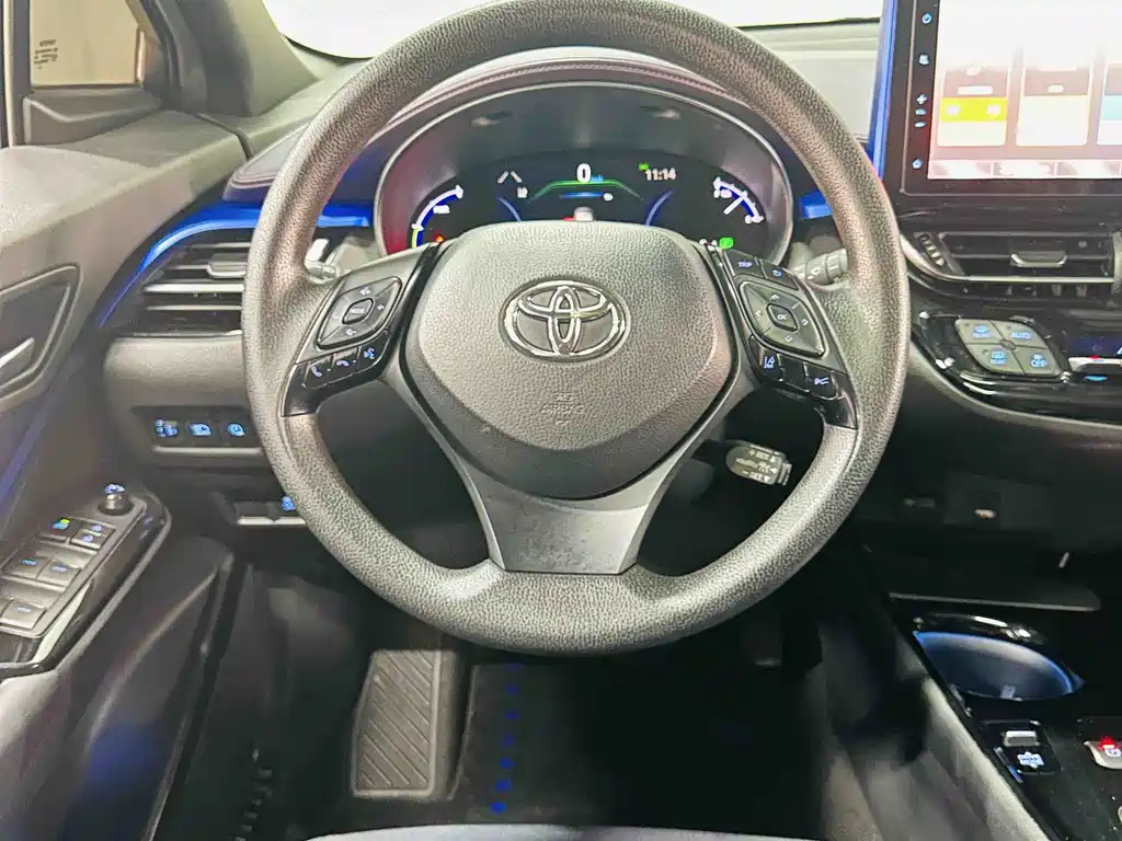 Toyota C-HR EV 2021 — фото 15