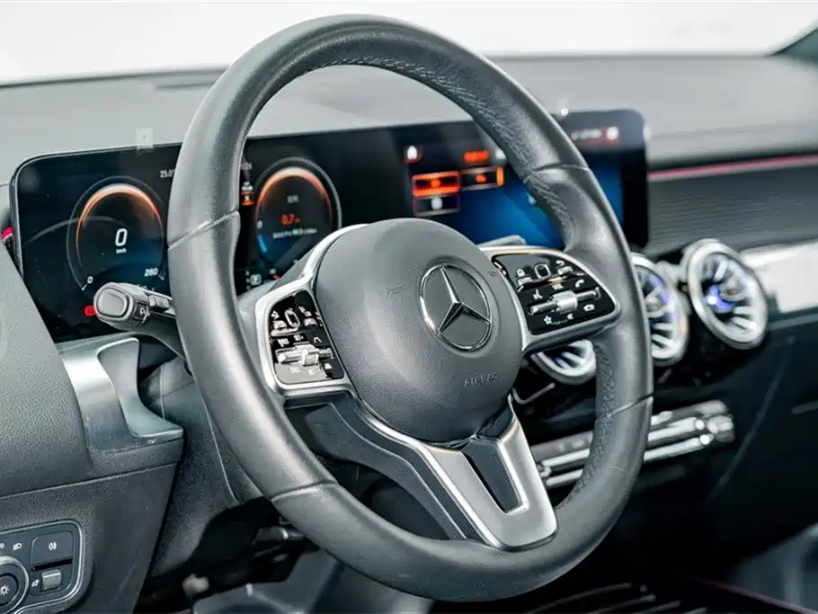 Mercedes-Benz GLB 2023 — фото 9