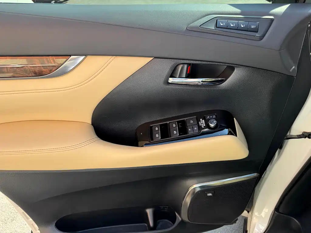 Toyota Alphard 2019 — фото 26