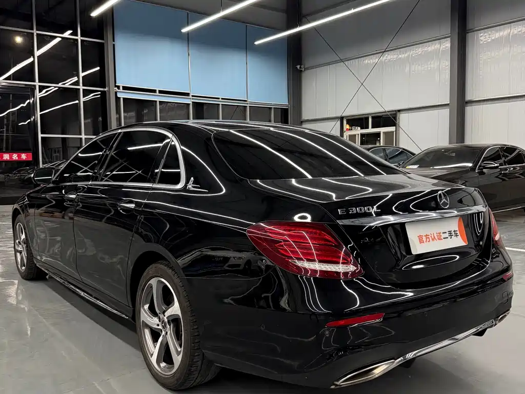 Mercedes-Benz E-Class 2019 — фото 16