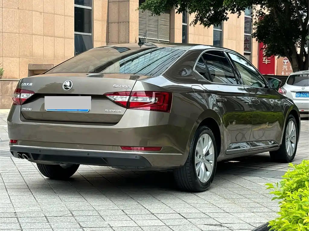 Skoda Superb 2016 — фото 6