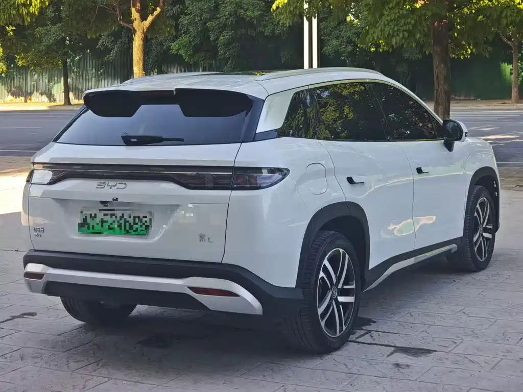 BYD Song L DM-i 2025 — фото 7