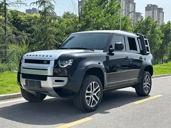 Land Rover Defender 2021