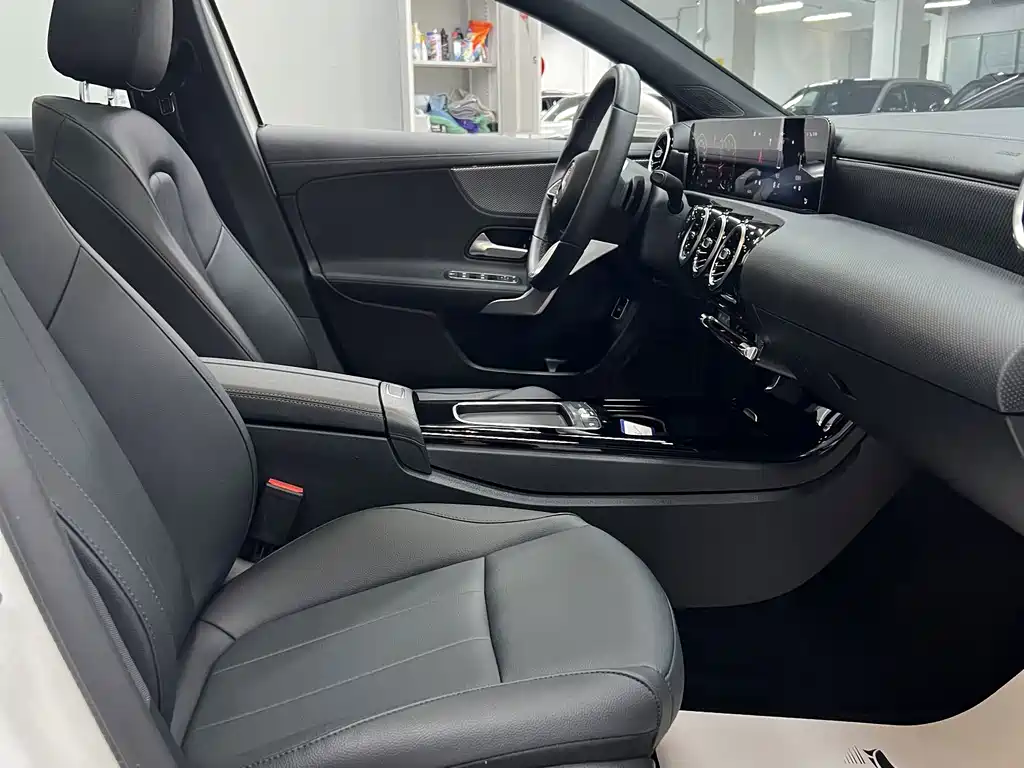 Mercedes-Benz A-Class 2023 — фото 21