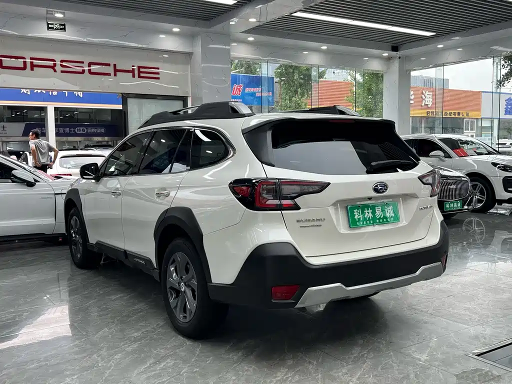Subaru Outback 2022 — фото 6