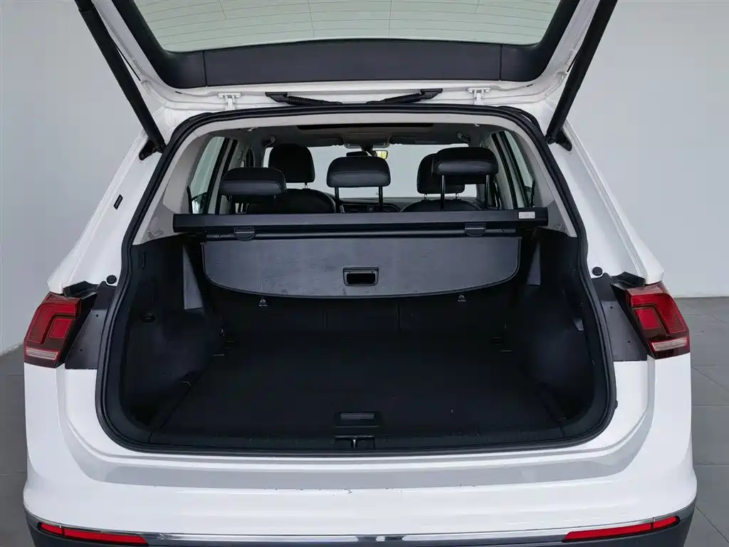Volkswagen Tiguan L 2019 — фото 16