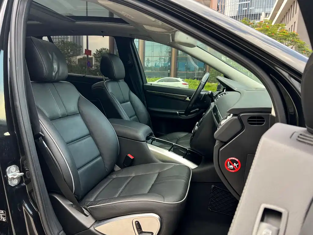 Mercedes-Benz R-Class 2017 — фото 18