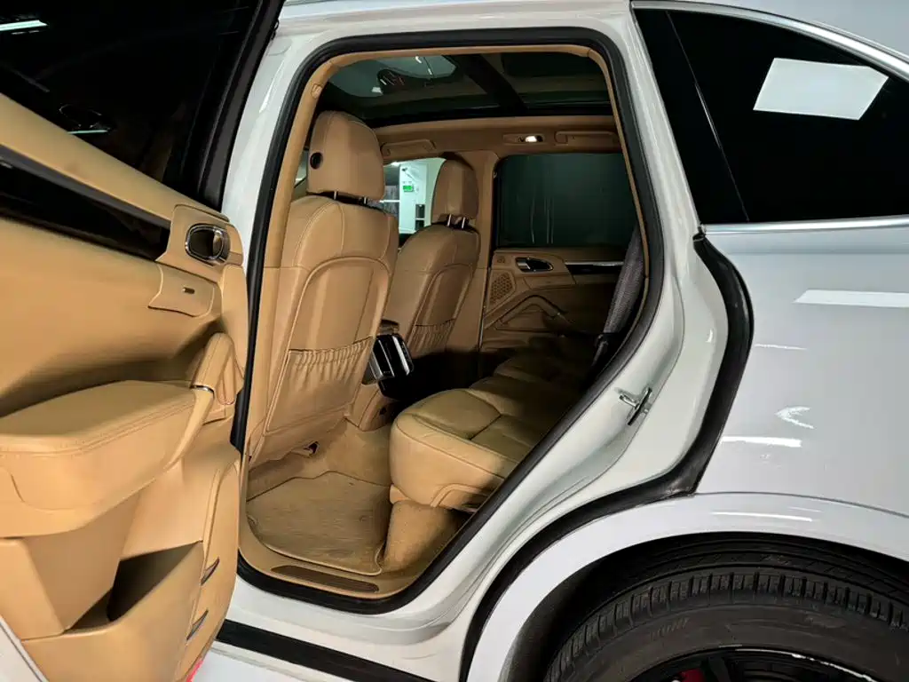Porsche Cayenne 2015 — фото 13