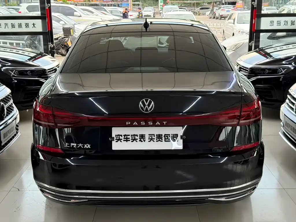 Volkswagen Passat 2023 — фото 13